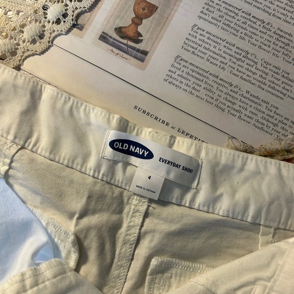 Old Navy White Everyday Short - Picture 3 of 4